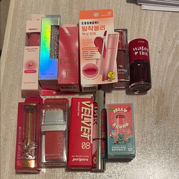 NIB Korean Assorted Lip Tint and Gloss Set (All Brand New!) - Picture 1 of 4